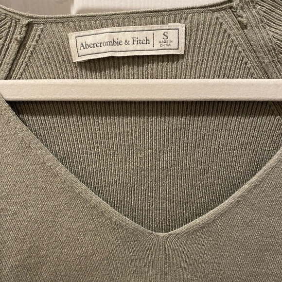 Light Green V-Neck Sweater - Picture 4 of 8